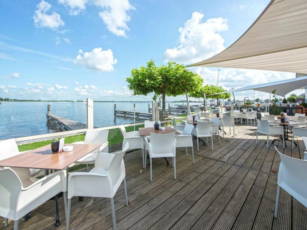 Modern Houseboat With Air Conditioning Located In Marina Uitgeest Exterior foto