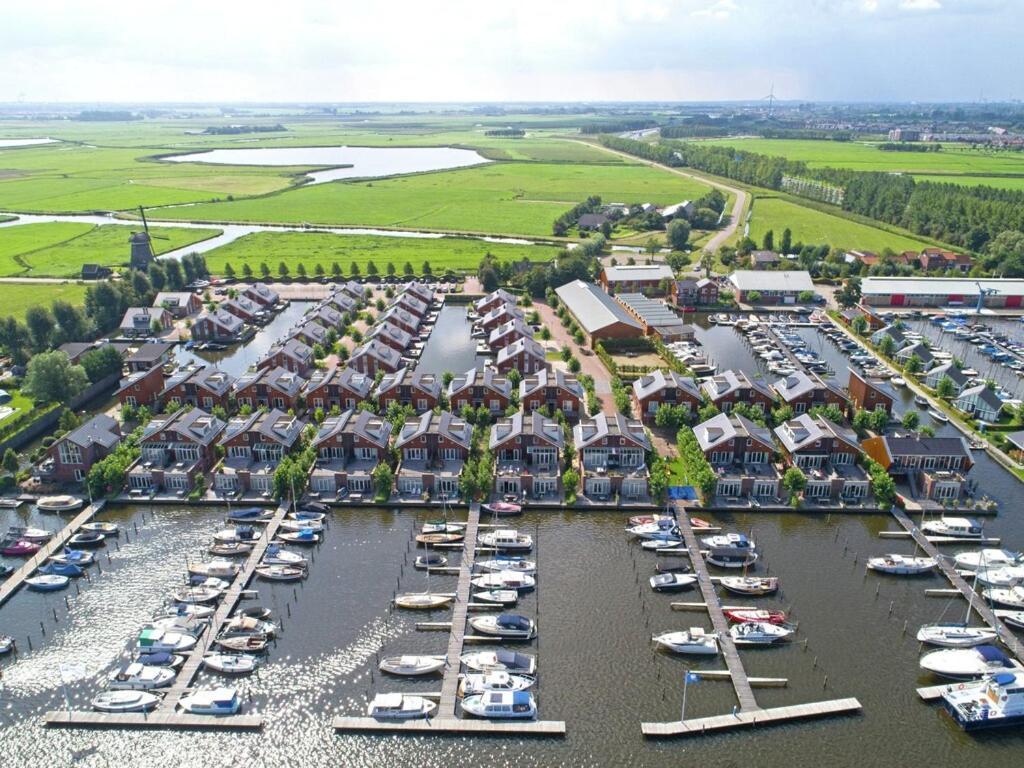 Modern Houseboat With Air Conditioning Located In Marina Uitgeest Exterior foto